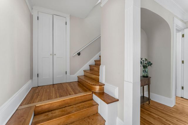 2320 Humboldt Avenue S, Minneapolis, MN 55405