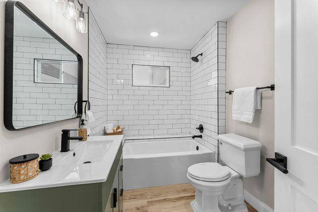 2320 Humboldt Avenue S, Minneapolis, MN 55405