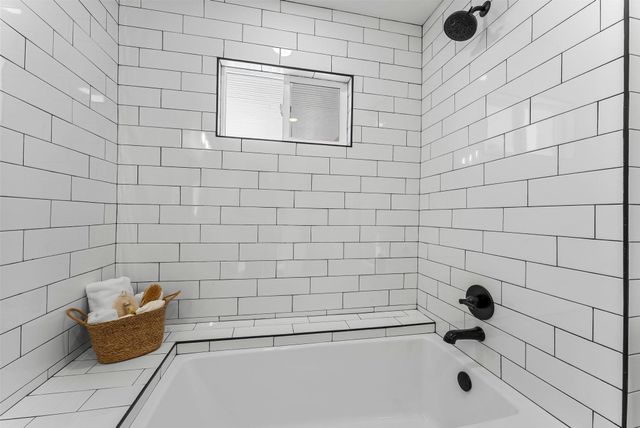 2320 Humboldt Avenue S, Minneapolis, MN 55405