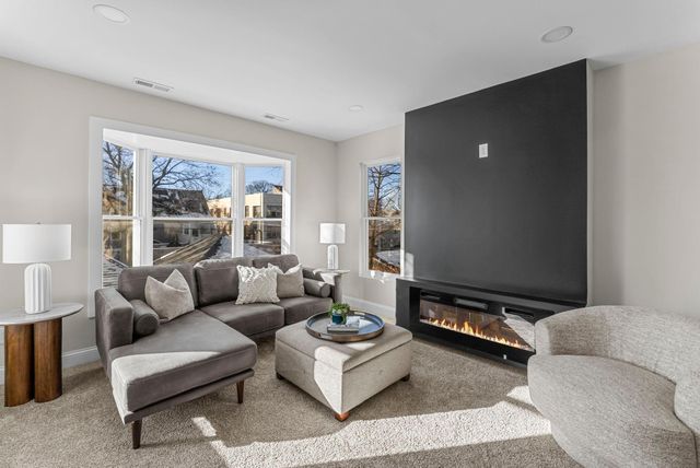 2320 Humboldt Avenue S, Minneapolis, MN 55405