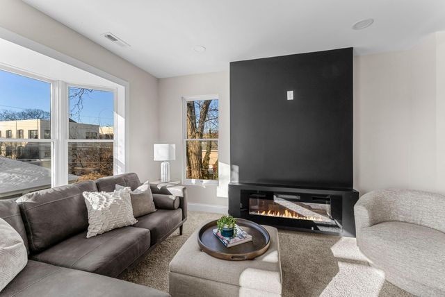 2320 Humboldt Avenue S, Minneapolis, MN 55405