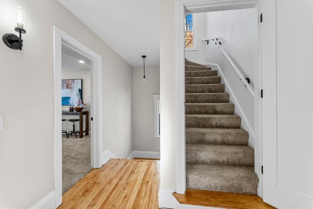 2320 Humboldt Avenue S, Minneapolis, MN 55405