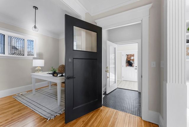 2320 Humboldt Avenue S, Minneapolis, MN 55405