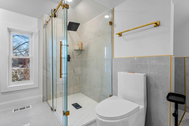 2320 Humboldt Avenue S, Minneapolis, MN 55405