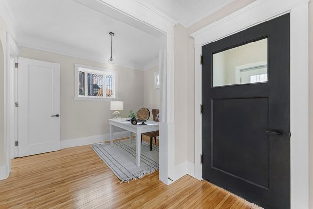 2320 Humboldt Avenue S, Minneapolis, MN 55405