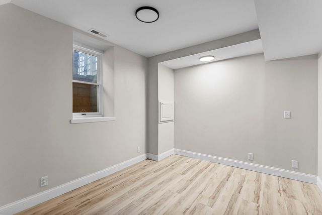 2320 Humboldt Avenue S, Minneapolis, MN 55405