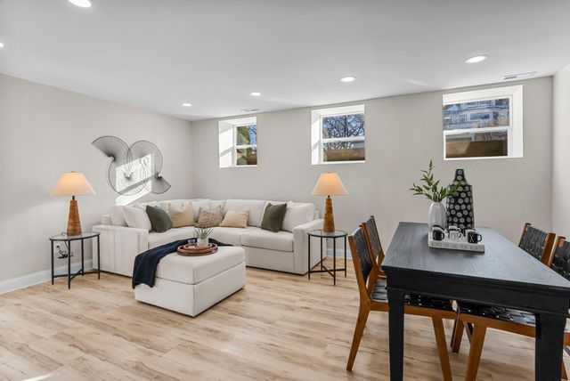 2320 Humboldt Avenue S, Minneapolis, MN 55405