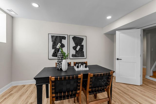 2320 Humboldt Avenue S, Minneapolis, MN 55405