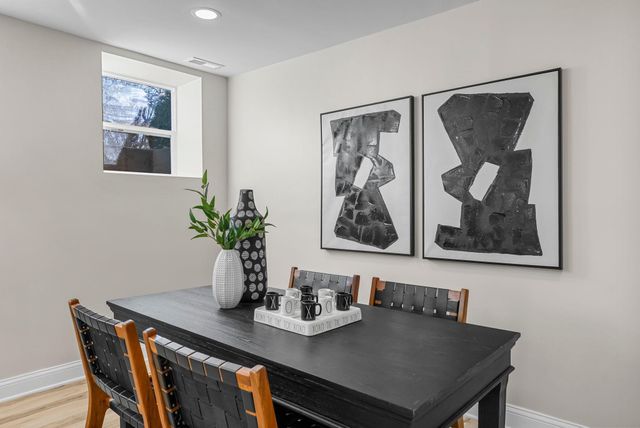 2320 Humboldt Avenue S, Minneapolis, MN 55405