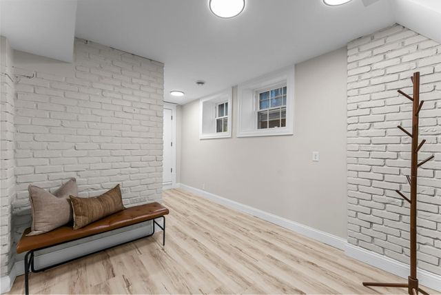 2320 Humboldt Avenue S, Minneapolis, MN 55405