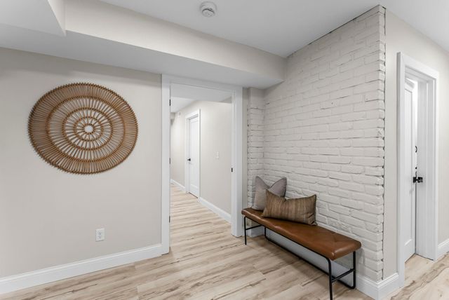 2320 Humboldt Avenue S, Minneapolis, MN 55405