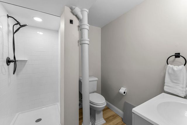 2320 Humboldt Avenue S, Minneapolis, MN 55405