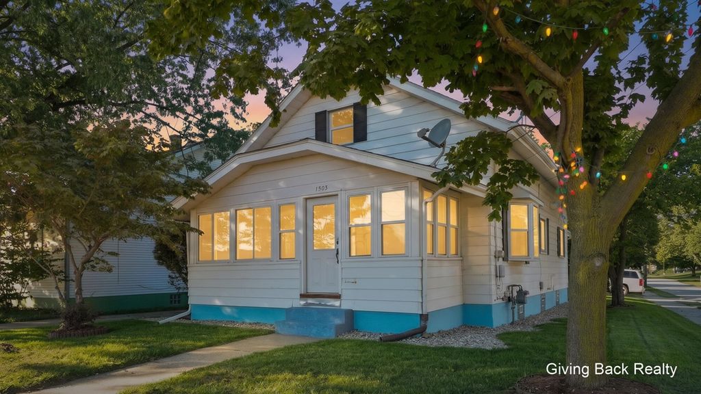 1503 Burton Street, Wyoming, MI 49509