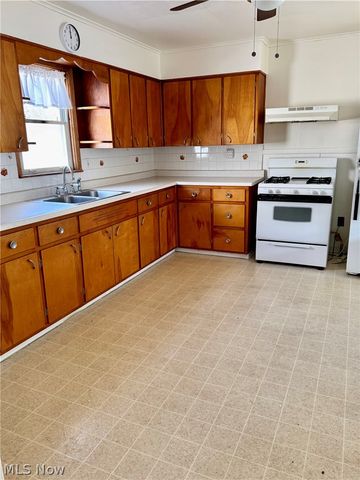 374 Tenney Avenue, Youngstown, OH 44405