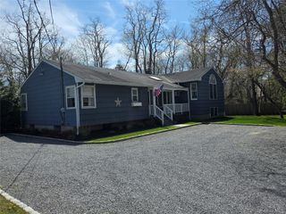 870 Noyack Road, Southampton, NY 11968