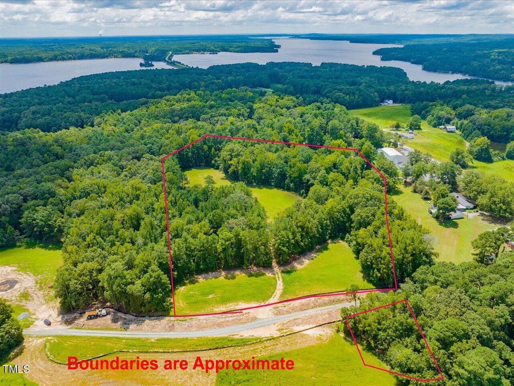 138 Lakeside Drive, Chapel Hill, NC 27514