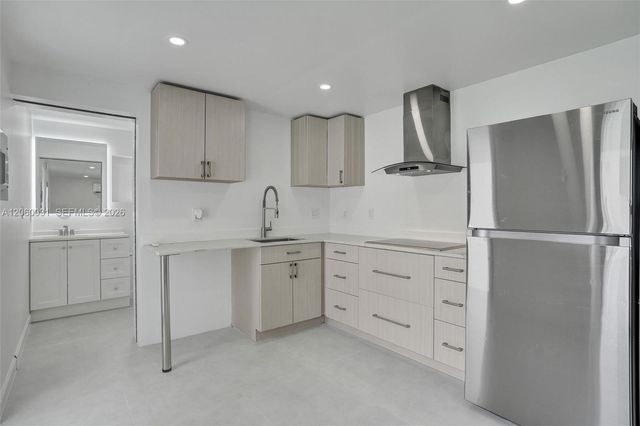 30 NW 41st Street 1, Miami, FL 33127