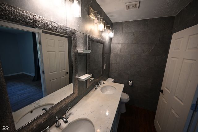 957 E Cragmont Drive, Indianapolis, IN 46227