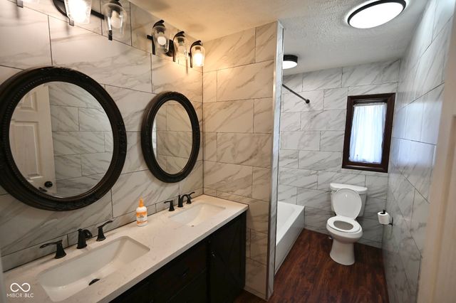 957 E Cragmont Drive, Indianapolis, IN 46227