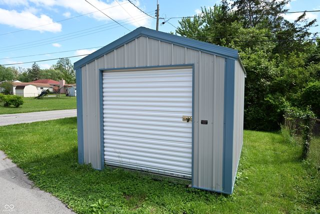 957 E Cragmont Drive, Indianapolis, IN 46227