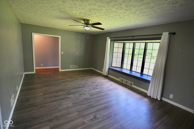 957 E Cragmont Drive, Indianapolis, IN 46227