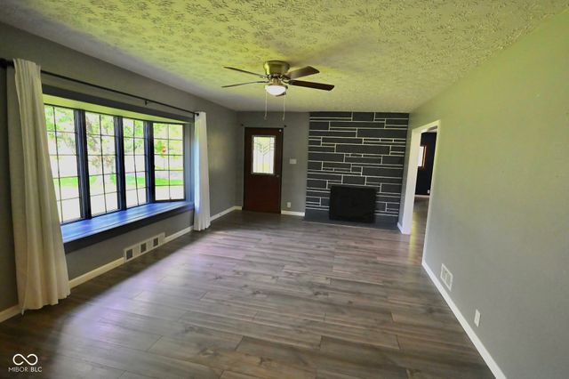 957 E Cragmont Drive, Indianapolis, IN 46227