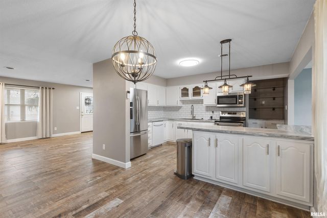 3029 TEAKWOOD Drive, Herrin, IL 62948