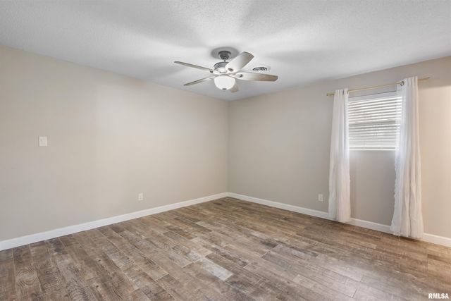 3029 TEAKWOOD Drive, Herrin, IL 62948