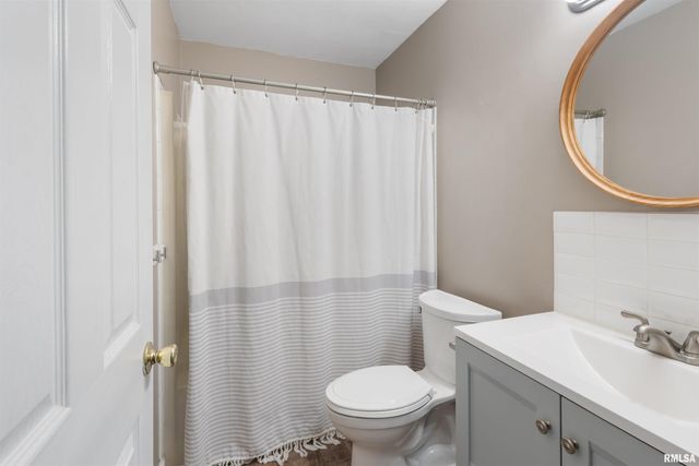 3029 TEAKWOOD Drive, Herrin, IL 62948