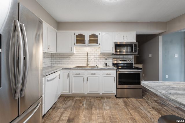 3029 TEAKWOOD Drive, Herrin, IL 62948