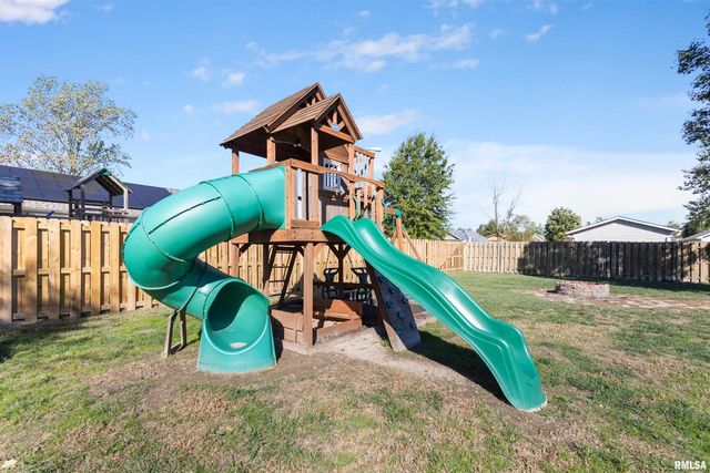 3029 TEAKWOOD Drive, Herrin, IL 62948