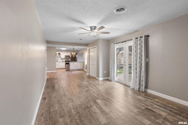 3029 TEAKWOOD Drive, Herrin, IL 62948