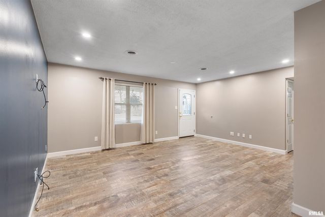 3029 TEAKWOOD Drive, Herrin, IL 62948