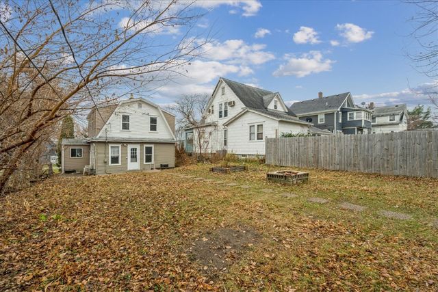 1118 2nd Avenue SW, Cedar Rapids, IA 52404