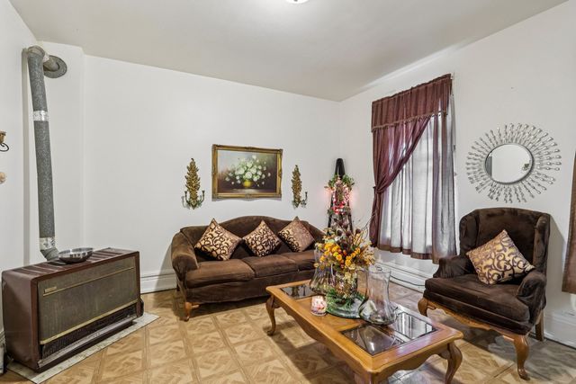 1908 S Loomis Street, Chicago, IL 60608