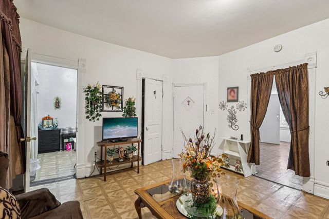 1908 S Loomis Street, Chicago, IL 60608