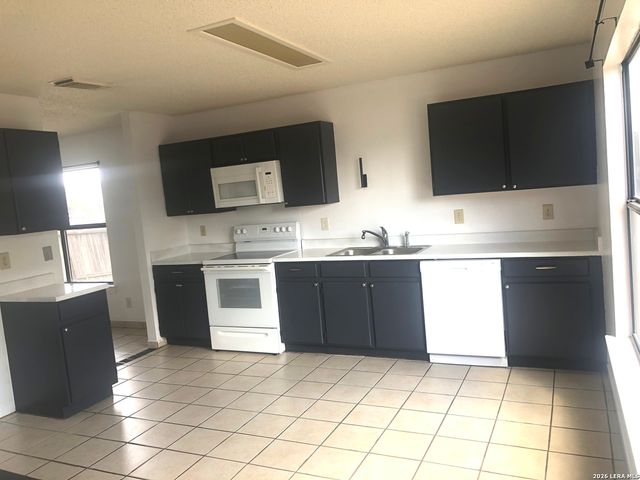 5742 SUMMER FEST DR, San Antonio, TX 78244