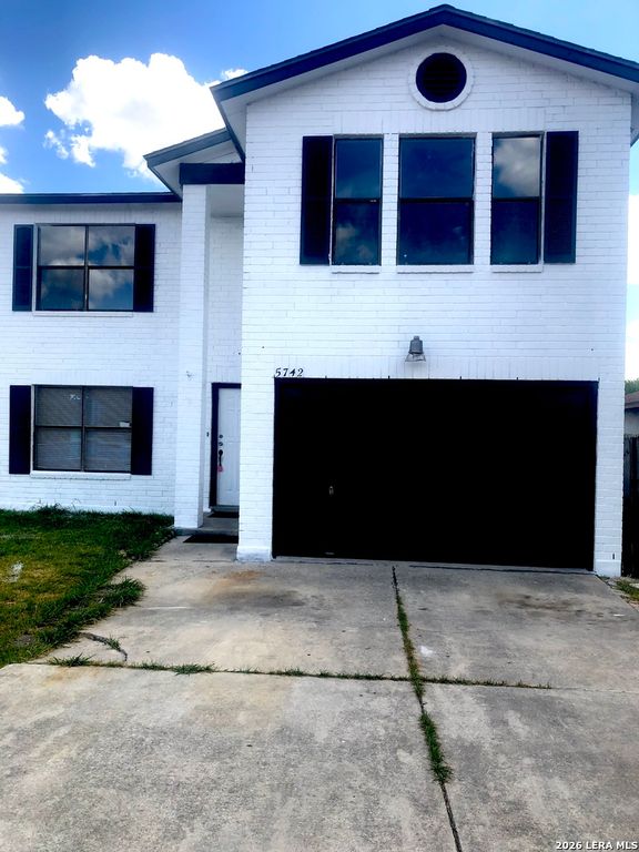5742 SUMMER FEST DR, San Antonio, TX 78244