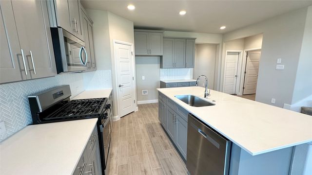 10800 BLACK ONYX Drive, Fort Worth, TX 76036