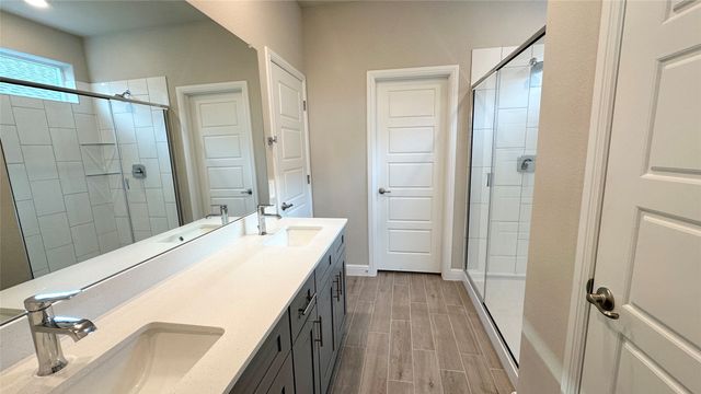 10800 BLACK ONYX Drive, Fort Worth, TX 76036