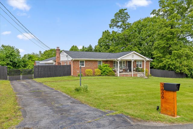 3600 Lake Vista Drive, Chattanooga, TN 37416