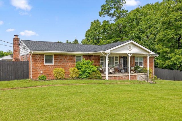3600 Lake Vista Drive, Chattanooga, TN 37416