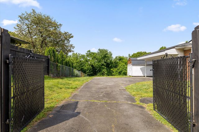 3600 Lake Vista Drive, Chattanooga, TN 37416
