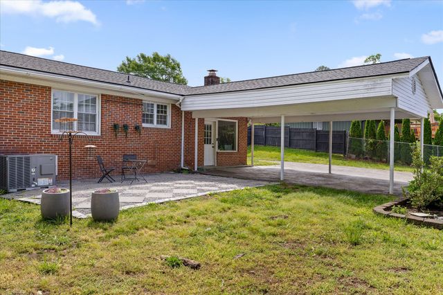 3600 Lake Vista Drive, Chattanooga, TN 37416