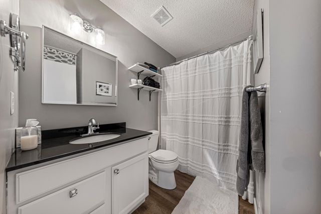 1435 Springwood Lane, Faribault, MN 55021