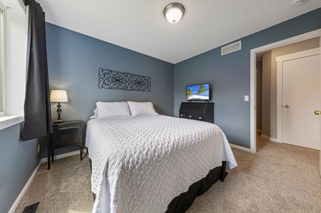1435 Springwood Lane, Faribault, MN 55021