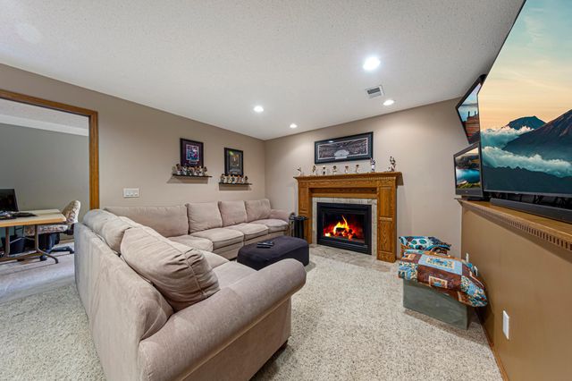 1435 Springwood Lane, Faribault, MN 55021