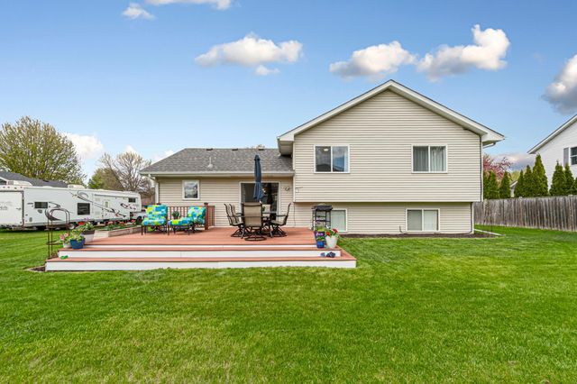 1435 Springwood Lane, Faribault, MN 55021