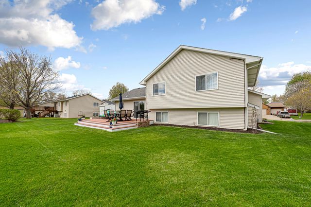 1435 Springwood Lane, Faribault, MN 55021