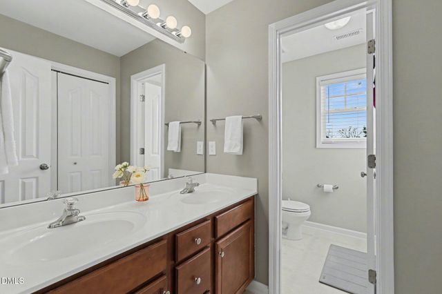 2605 Bloomsberry Ridge Drive, Fuquay Varina, NC 27526